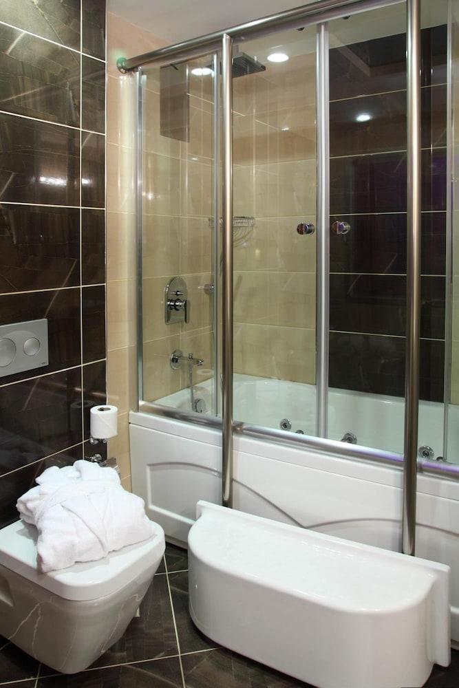 Hotel Senbayrak City Адана Экстерьер фото