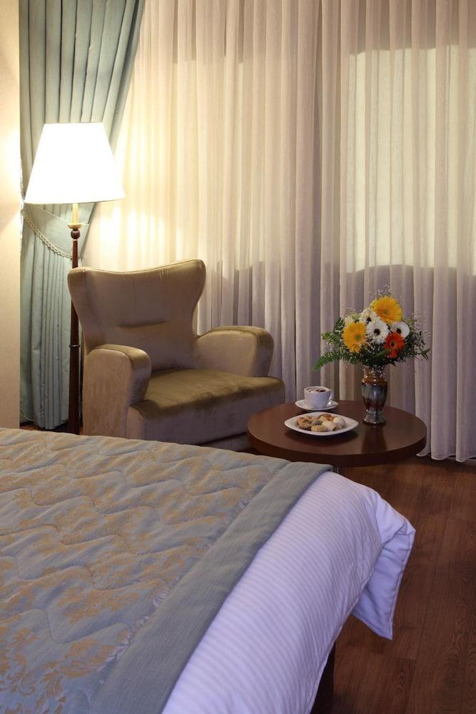 Hotel Senbayrak City Адана Экстерьер фото