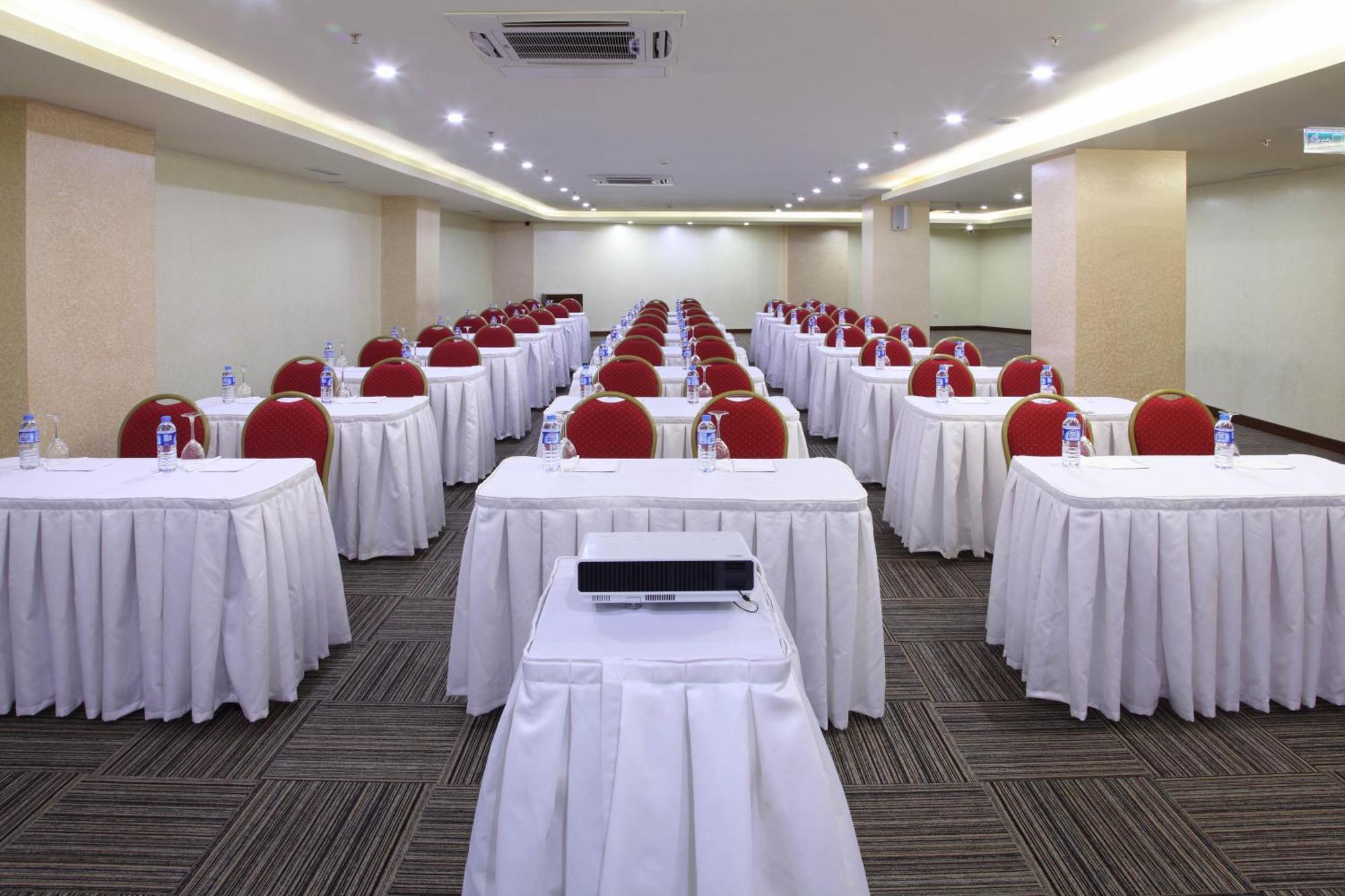Hotel Senbayrak City Адана Экстерьер фото