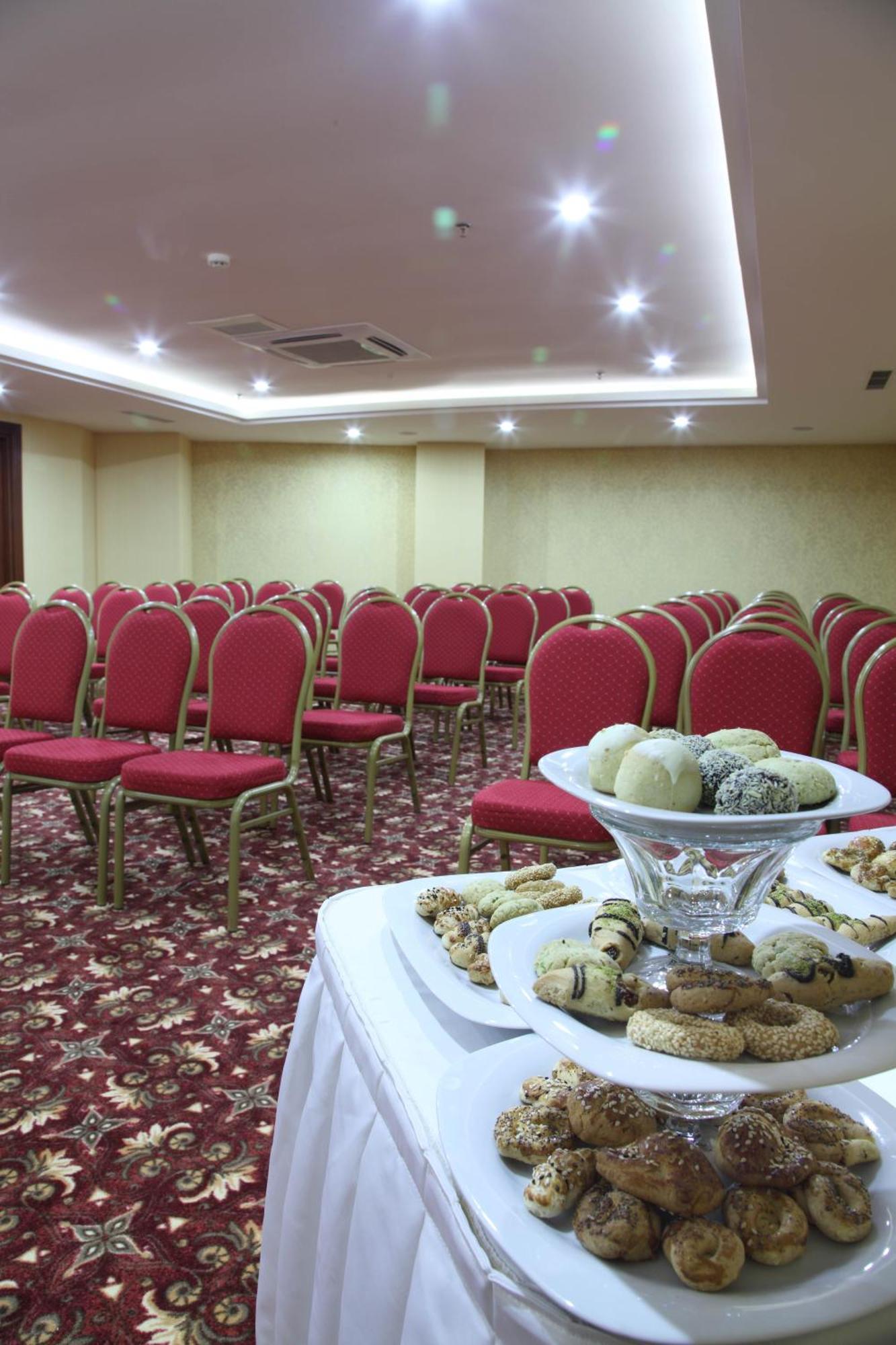 Hotel Senbayrak City Адана Экстерьер фото