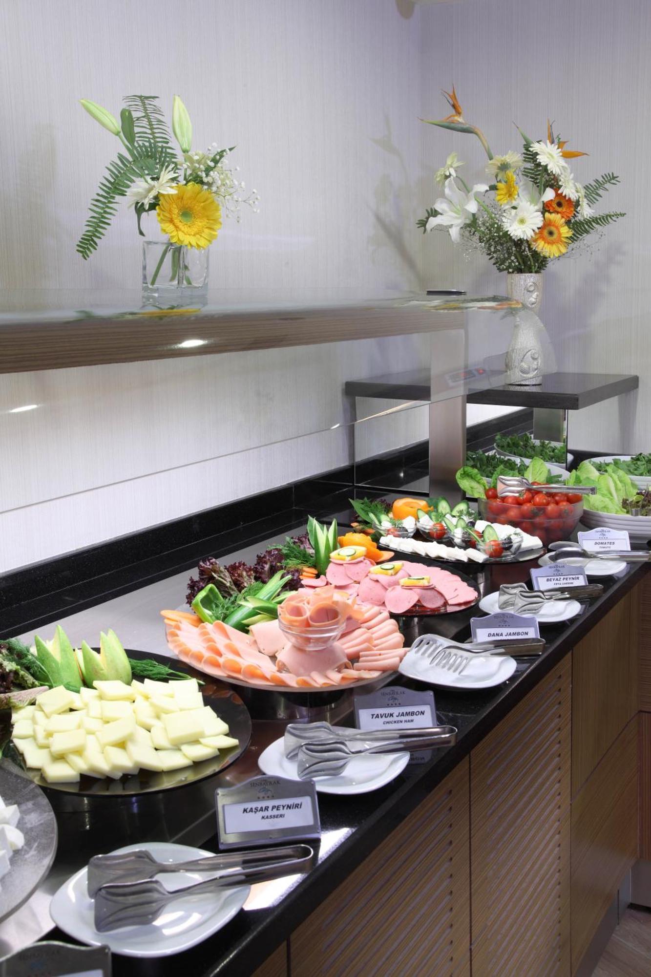 Hotel Senbayrak City Адана Экстерьер фото