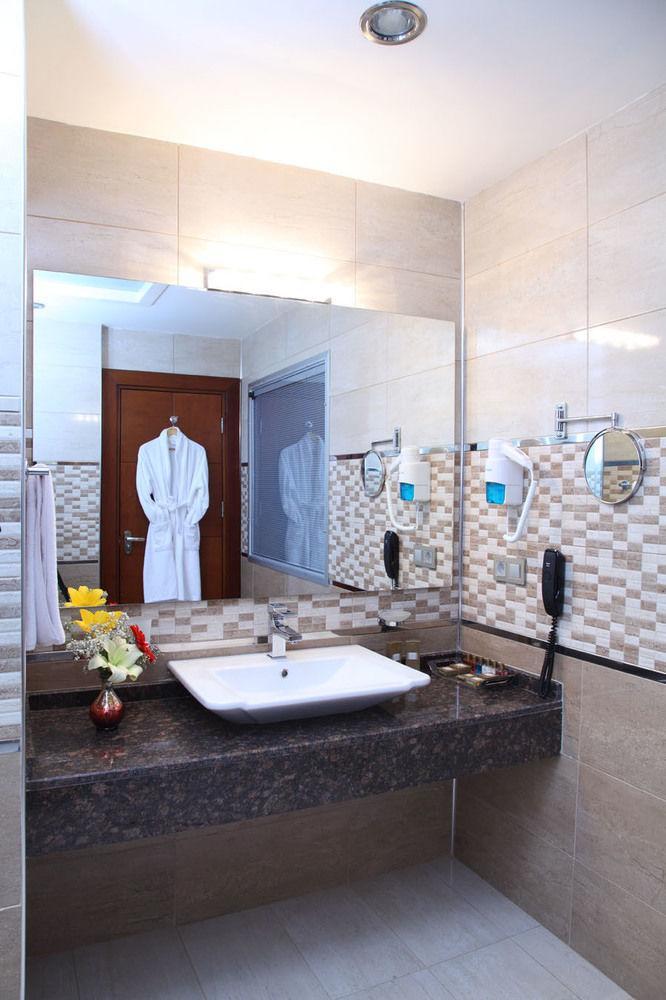Hotel Senbayrak City Адана Экстерьер фото