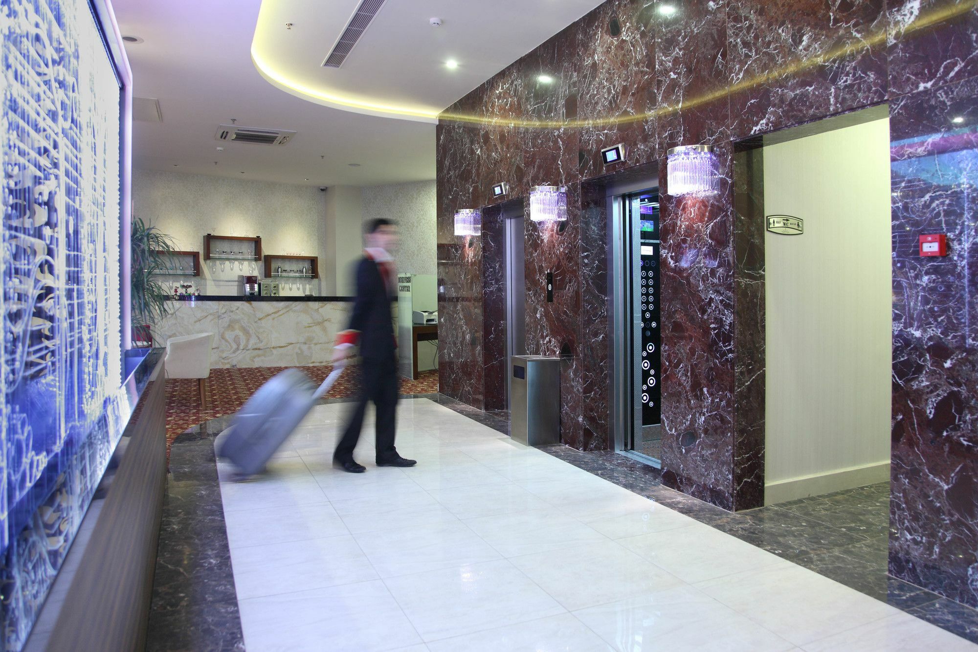 Hotel Senbayrak City Адана Экстерьер фото