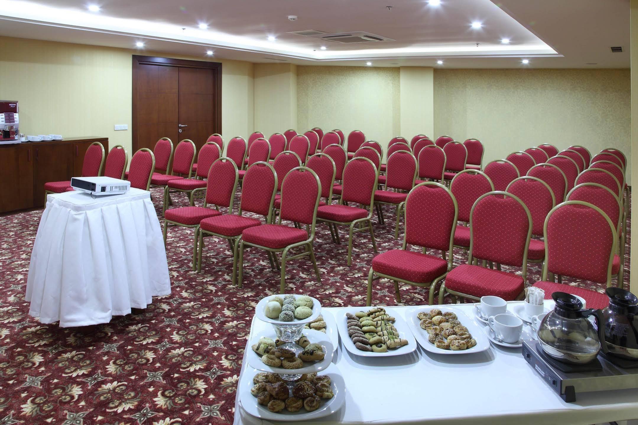 Hotel Senbayrak City Адана Экстерьер фото